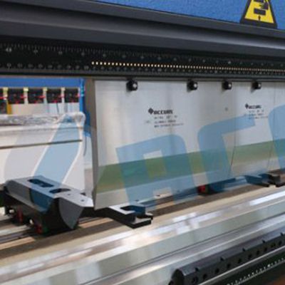 Листогибочный станок с ЧПУ ( 6-осевой, 3000мм 200T, с системой DA66)